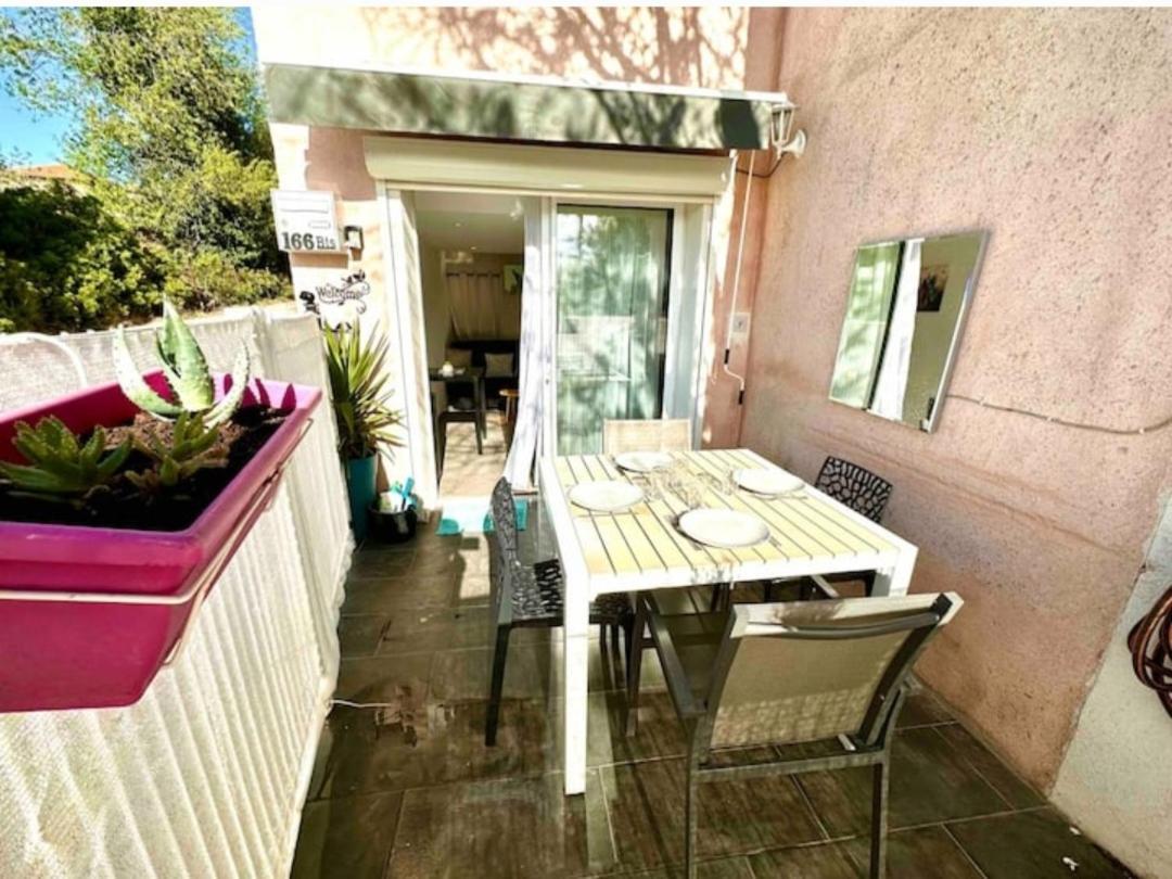 Type 2 Avec Terrasse Et Parking Apartment Bandol