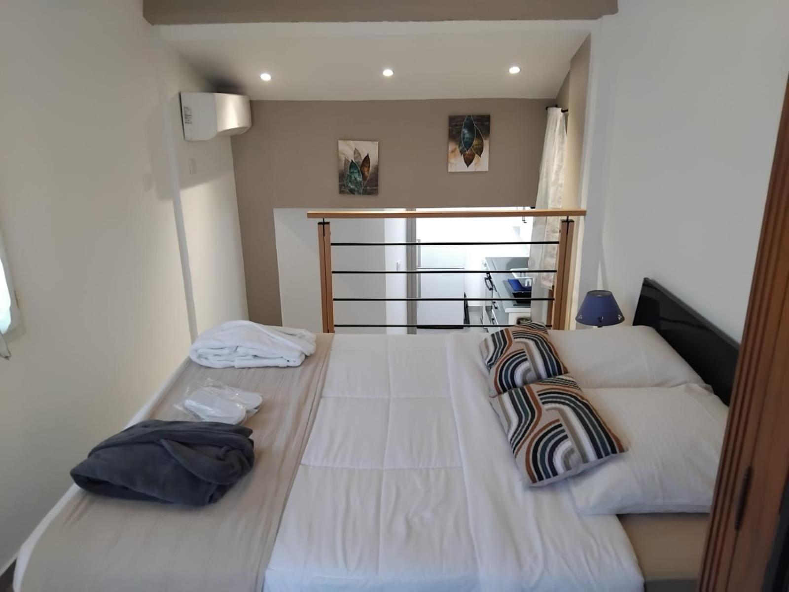 Type 2 Avec Terrasse Et Parking Apartment Bandol
